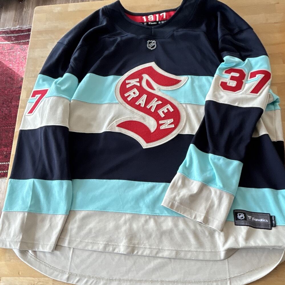 Fanatics Seattle Kraken Yanni Gourde #37 NHL Hockey 4XL winter classic jersey